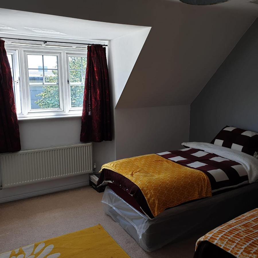 Queens Rooms, A Perfect Stay, Next To Shopping Parks And Central Manchester Exterior foto