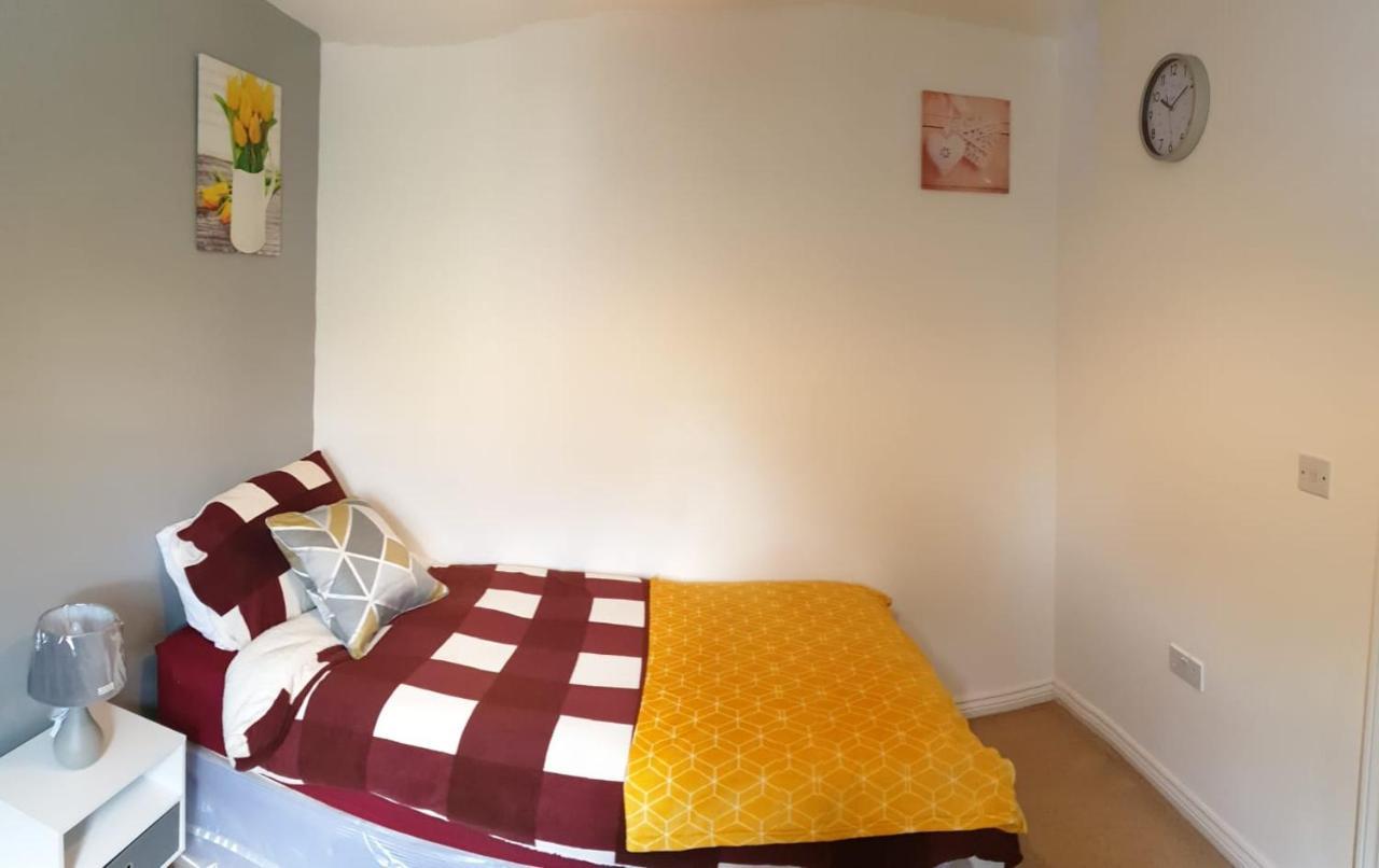 Queens Rooms, A Perfect Stay, Next To Shopping Parks And Central Manchester Exterior foto