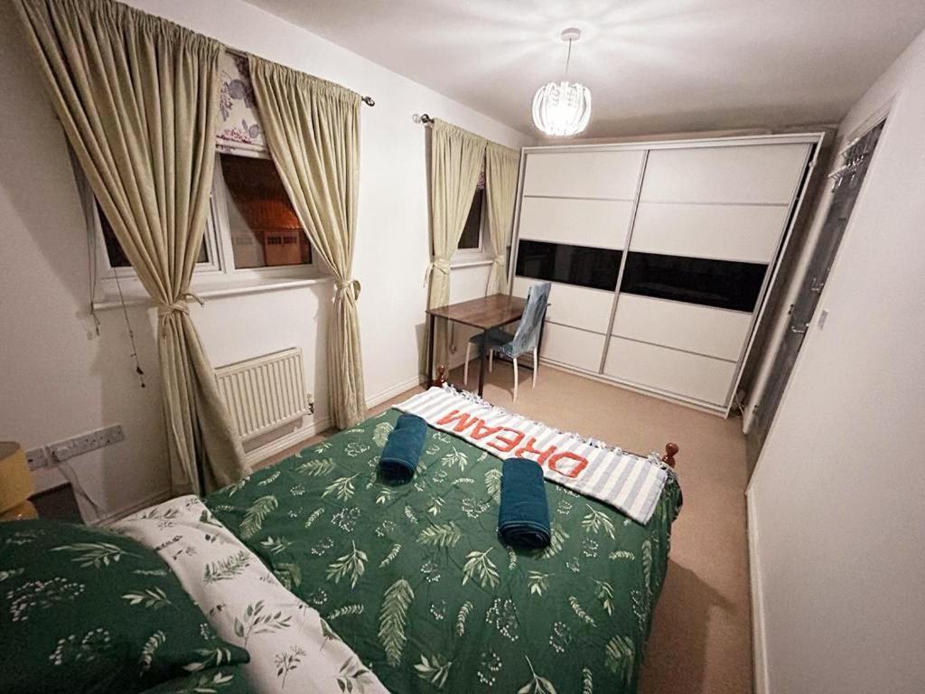 Queens Rooms, A Perfect Stay, Next To Shopping Parks And Central Manchester Exterior foto